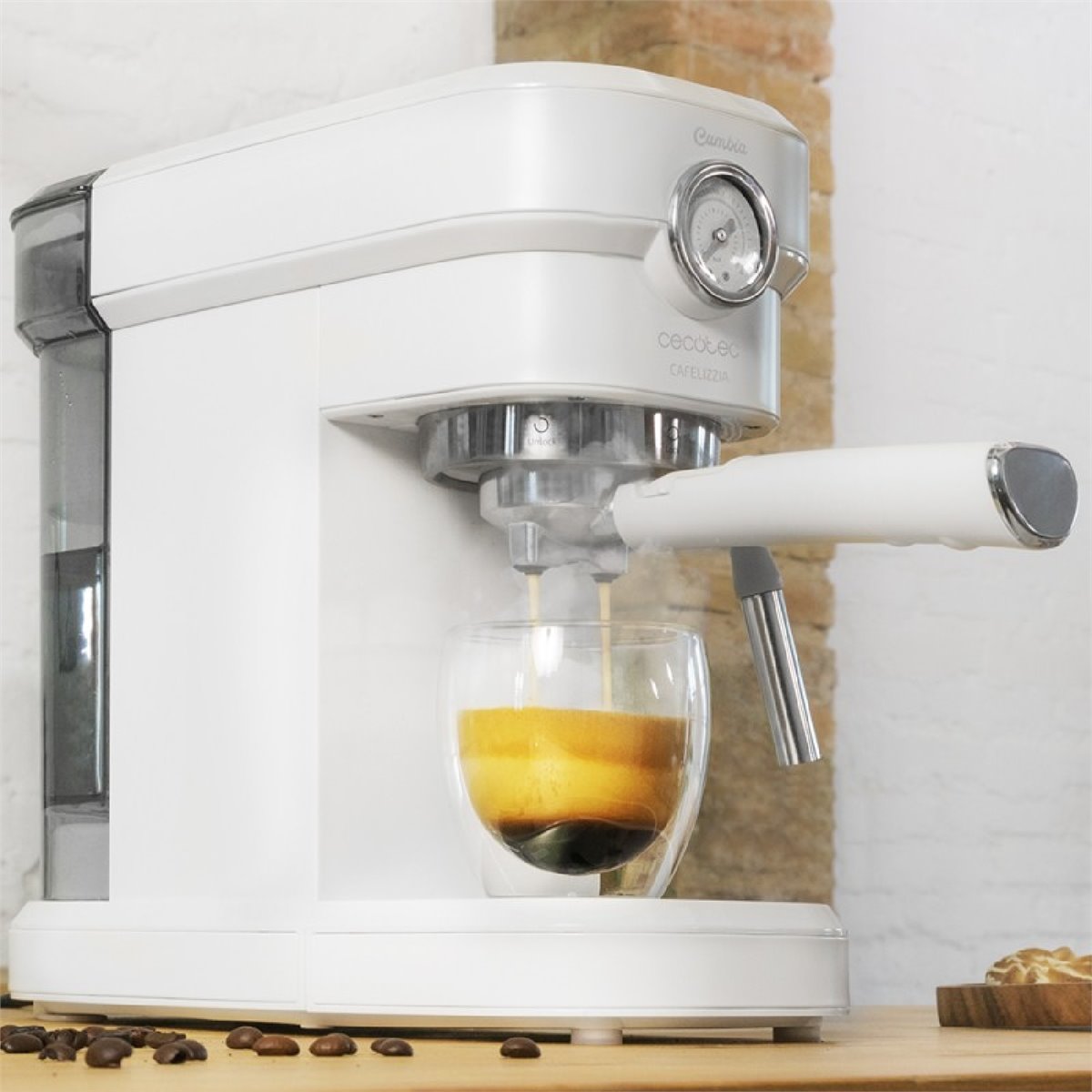 La cafetera superautomática compacta de Cecotec para cocinas