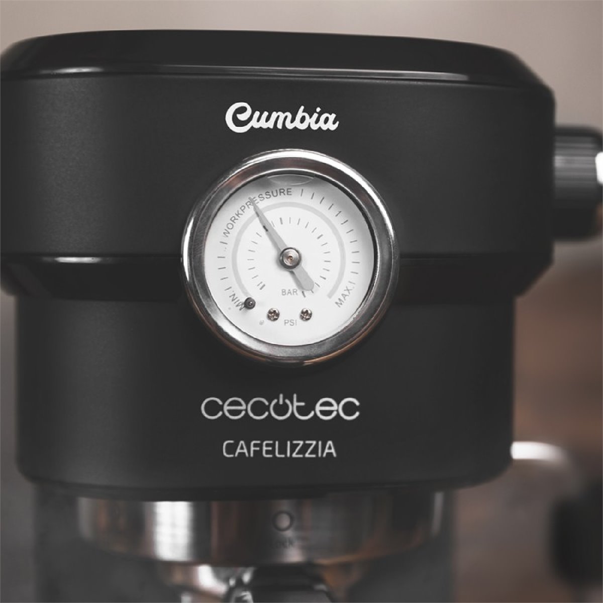 Cecotec Cafelizzia Fast Pro Cafetera Espresso con Vaporizador 20 Bares  Negra